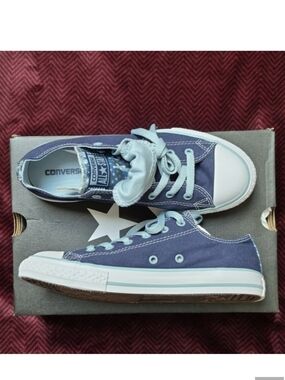 NWOT Double Tongues Blue and Camo Converse, Size 7 Women